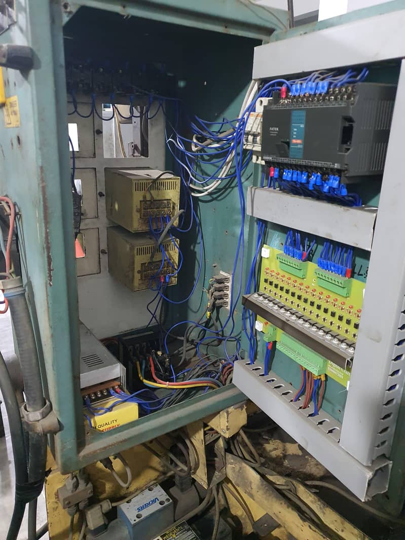 Injection Molding Machine (UK Made) 4