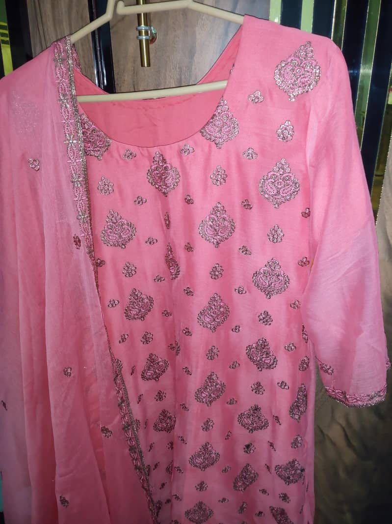 butifull shefon 3 PC suit. . . 3