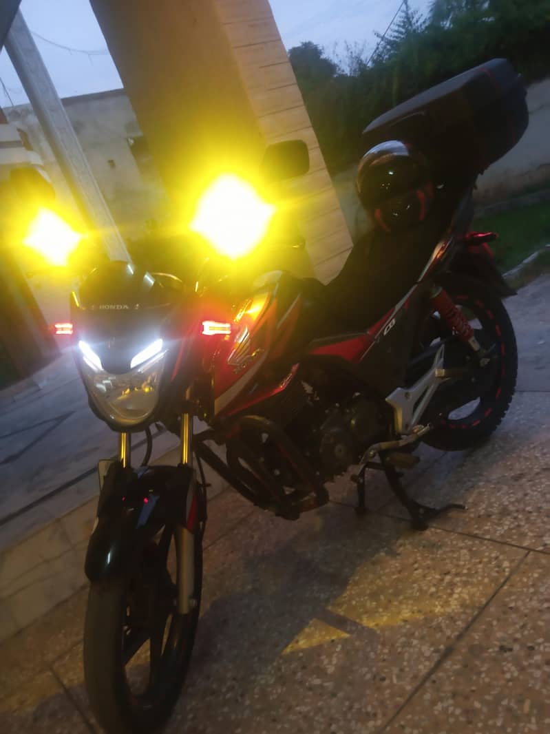 Honda CB 150f 1