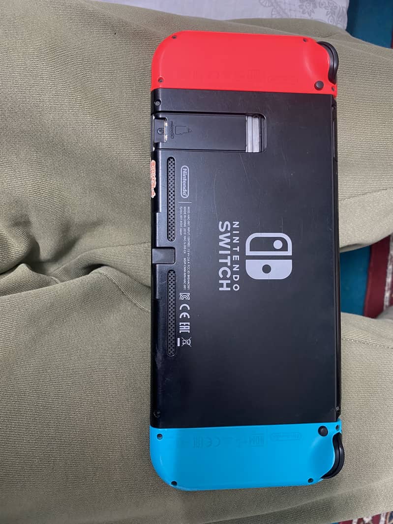 Nintendo SWITCH 6