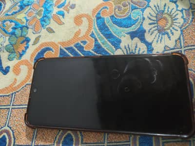 Vivo Y19 8/256 GB One handed Use