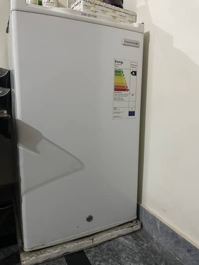 Mini Refrigerator – Model CHR-SD110W
