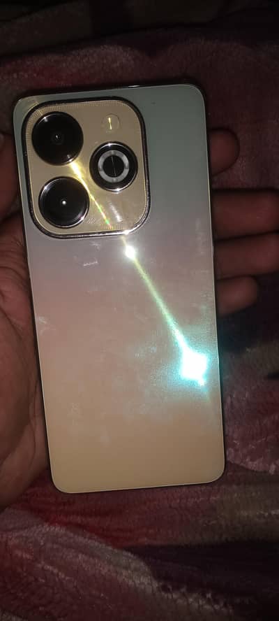 Hot 40i with charger  All ok