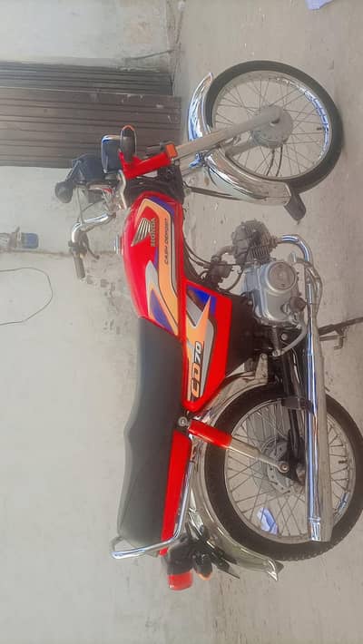 2025 modal Honda  seventy Three month use new condition all condition