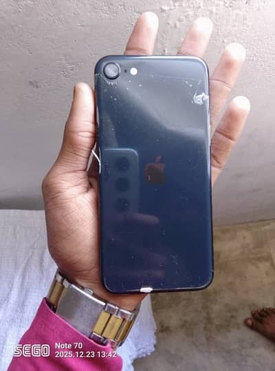 I phone se fectory bettry health 88 64gb