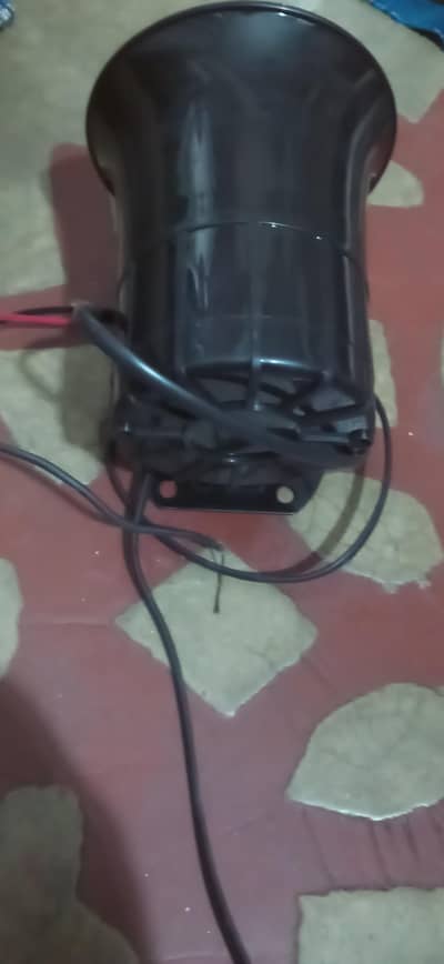 car and loud electronic emergency horn