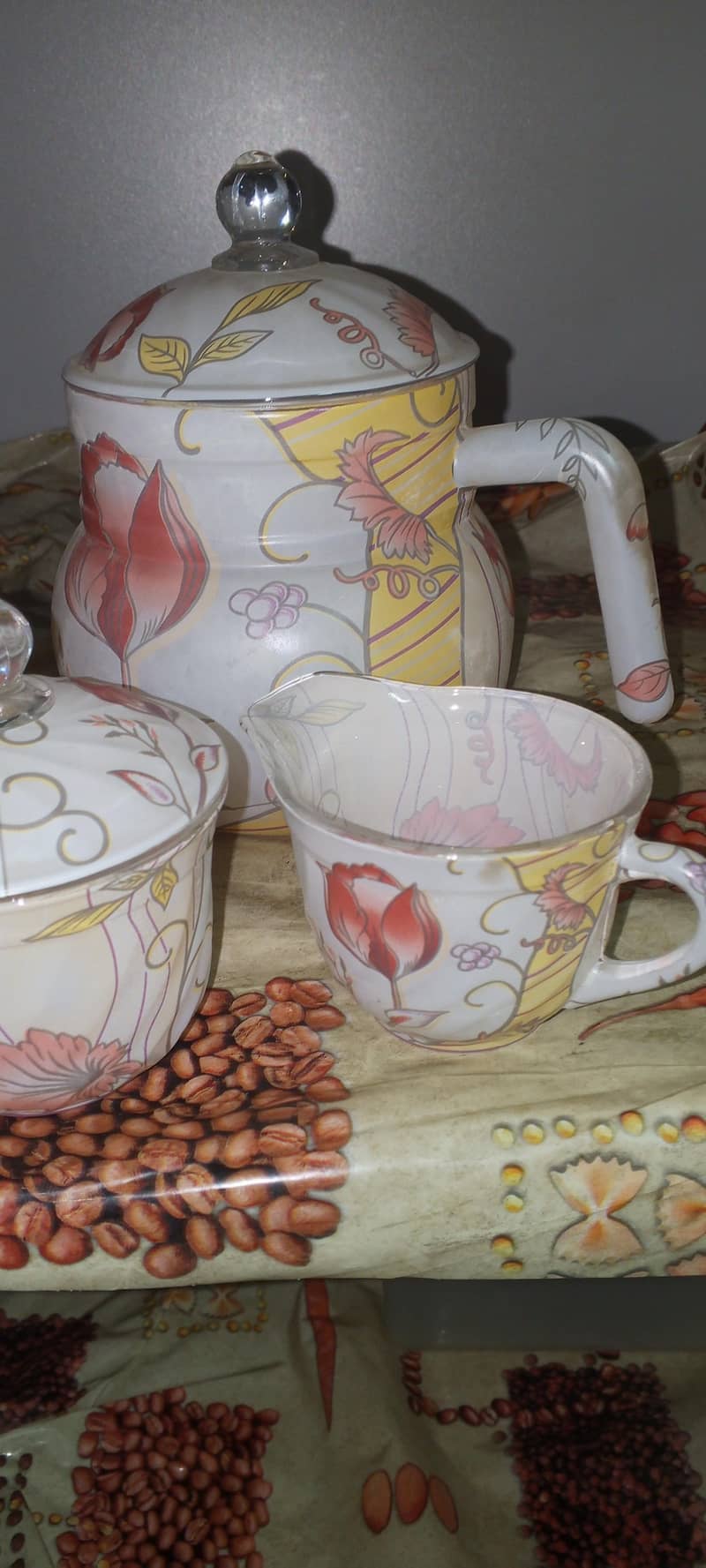 dinner set, cake set and bowels 6