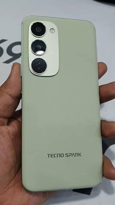 Techno Spark 40 Pro Plus