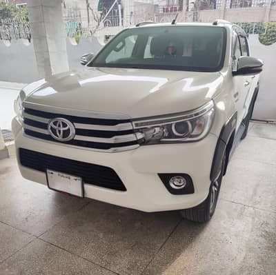 Toyota Hilux REVO 2021