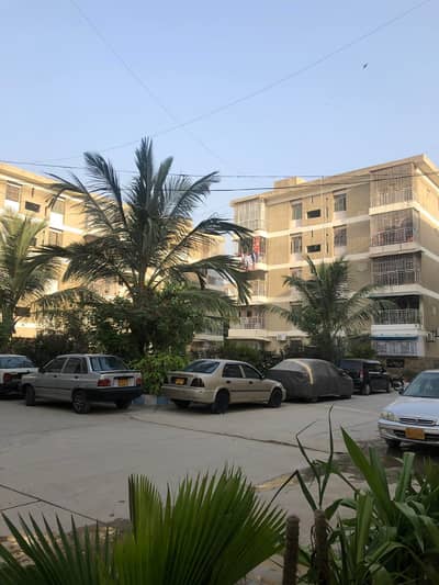 Affordable Flat Available For sale In Gulshan-e-Iqbal - Block 4