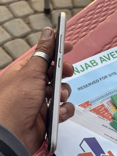 Infinix s4 6/64 all ok argent sell peso ki zarorat ha