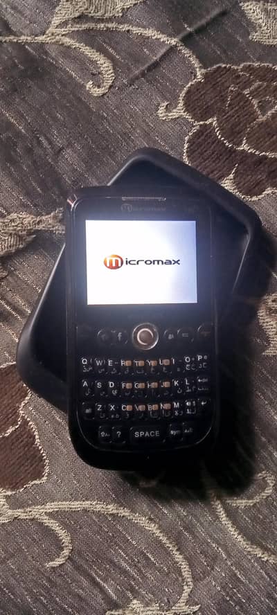 I Micromax  best keyboard phone 3000 with box