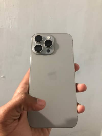 Apple iPhone 16 Pro Max