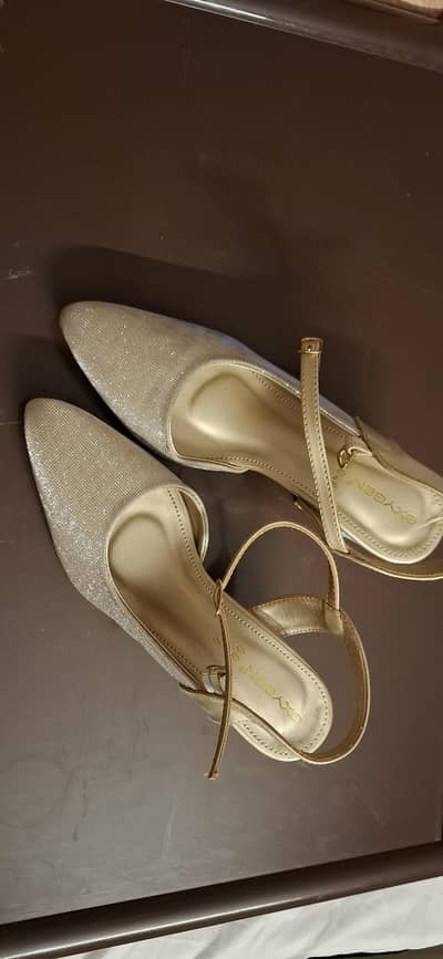 oxygen brand golden wedding shoes