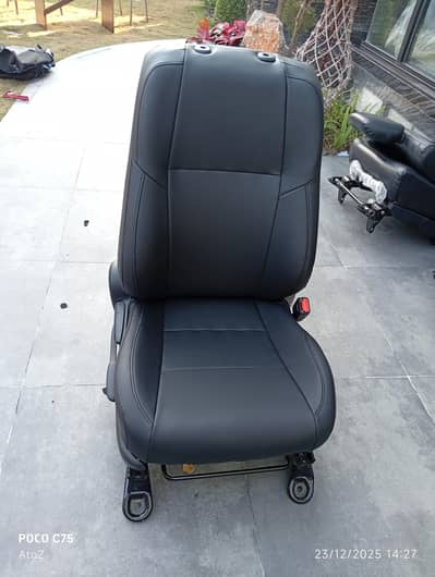 all car seat poshish available