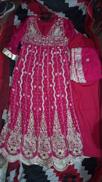 1 Time Used Dress's For Sale Hein jinho Chahiye ho Fori Contact Karein