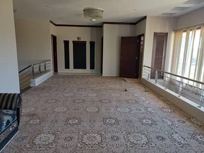 kahs Bloch colony 200 yeards ground floor 3 bad DD good condition