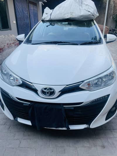 toyota yaris 1.5 full option