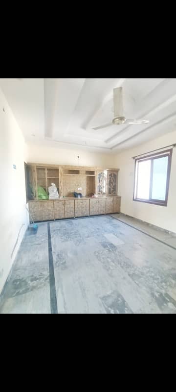 5 marla 2nd floor for rent