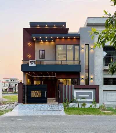5 Marla Brand New Owner Build House Investors Rate in Central Park Housing Scheme Lahore.
