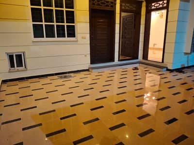 G-13/3 size 35x70 like brand new Ground floor 3bed 3bath dring tvlounge kitchenn