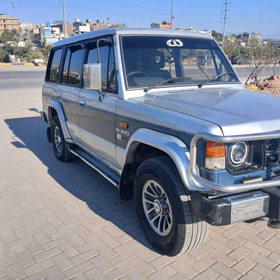 Mitsubishi V6 G wagon 1990 modle dude Ac 07 setar sunroof Automatic