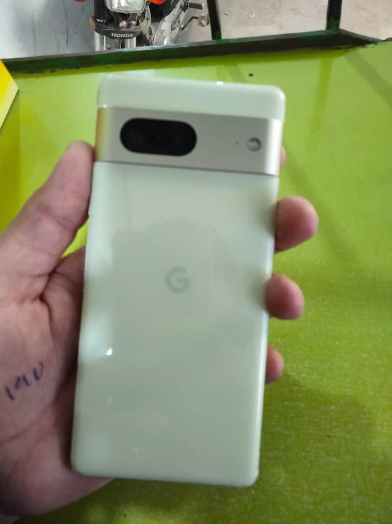 Google pixel 7 3