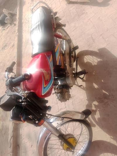 Honda CD 70 2018 model all Punjab no Bio matric on the sport