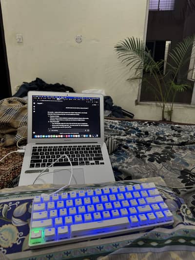 Keyboard Tezzare | Mint condition with box and key puller