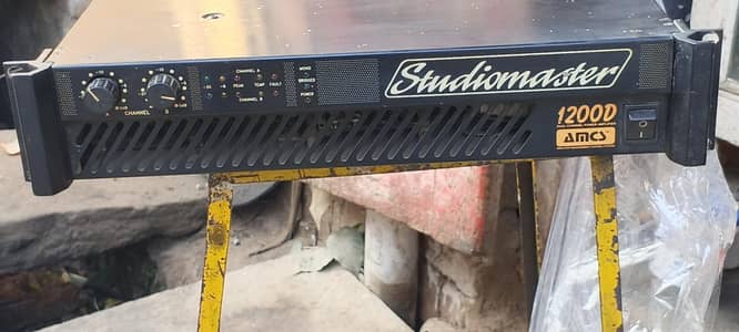 SOUND STANDARD AMPLIFIER