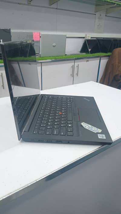 Lenovo E14 / core i5  / 10 Gen / 8GB / 256GB
