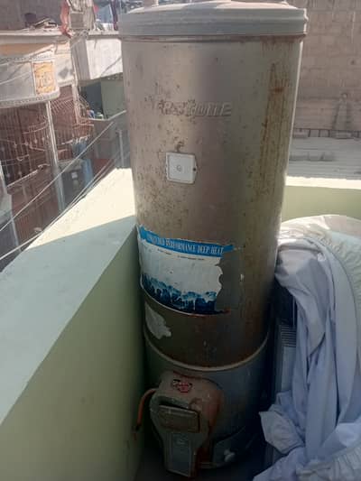 Brand new geyser only one month used