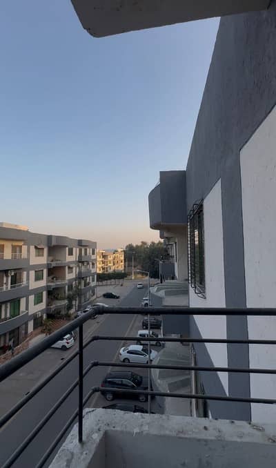 Askari 4 , 3 Bed D D With Servant Room , 3rd Floor , Johar Avenue