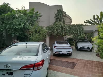 1.5 Kanal House is up for sale