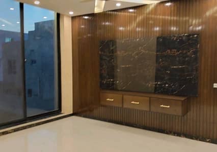 Spacious House Is Available For Sale In Ideal Location Of Bahria Town - Sector E