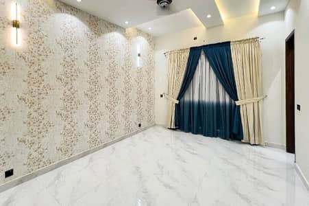 5 Marla House In Bahria Town - Sector D For sale At Good Location