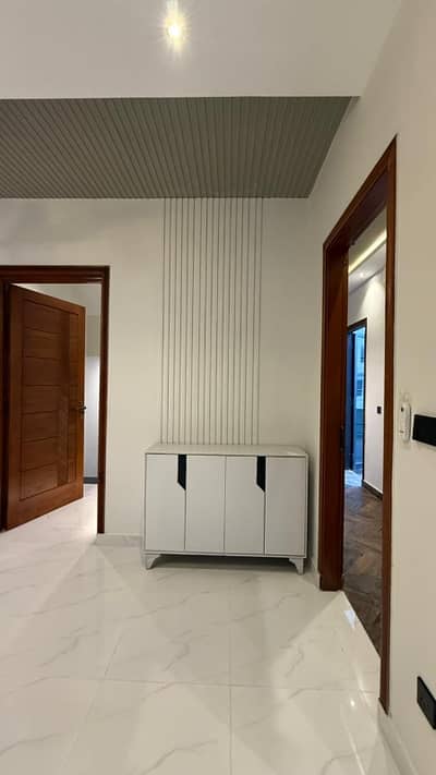 Good Prime Location 10 Marla House For sale In Central Park - Block G