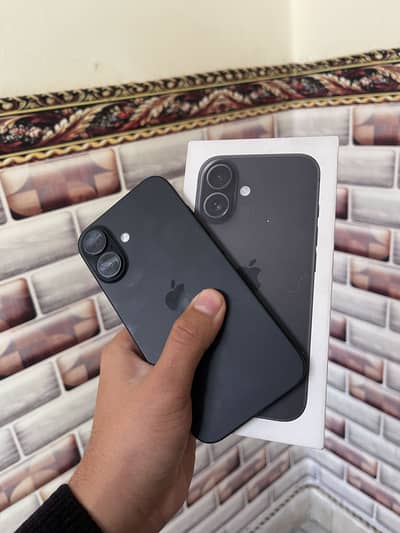 iphone 16 black 10/10 non pTa 100 battery health 17 cycle