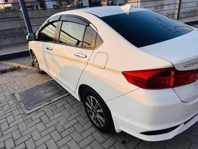 Bumper to Bumper Geniune 10/10 condition.