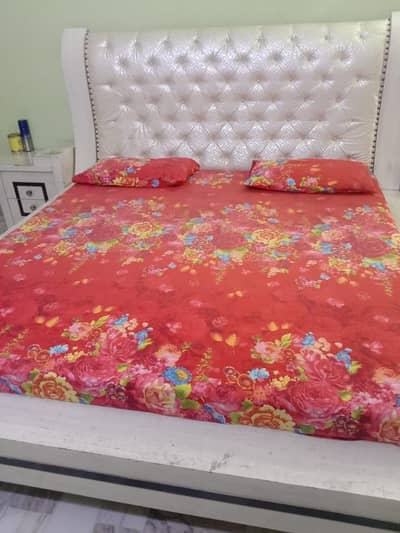 Bedroom set with out Mattress