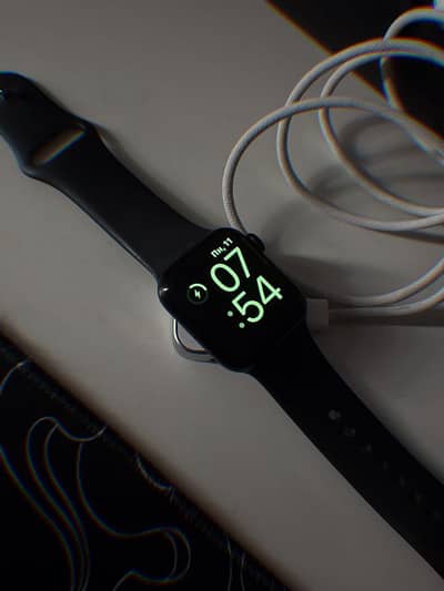Apple Watch 3 42 mm GPS (93 Battery)like new