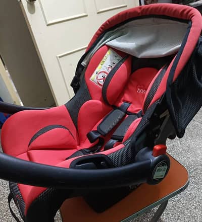 Baby Cot II Baby car seat II Baby Carrier II Baby Carry Cot Tinnies