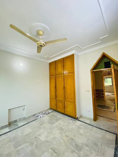 G-11 7 Marla Upper Portion 3 Bedroom With Attach Bath Available For Rent