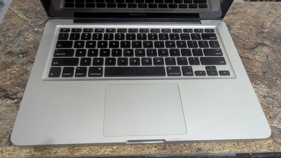 MacBook pro 2012 0