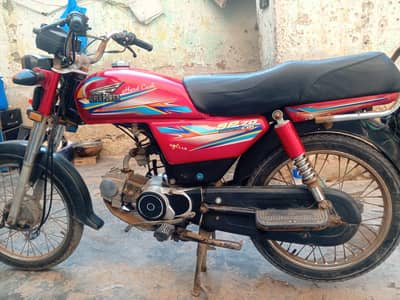 بالکل فریش ہے انجن جینون ہے کوئی کام وغیرہ نہیں ہے