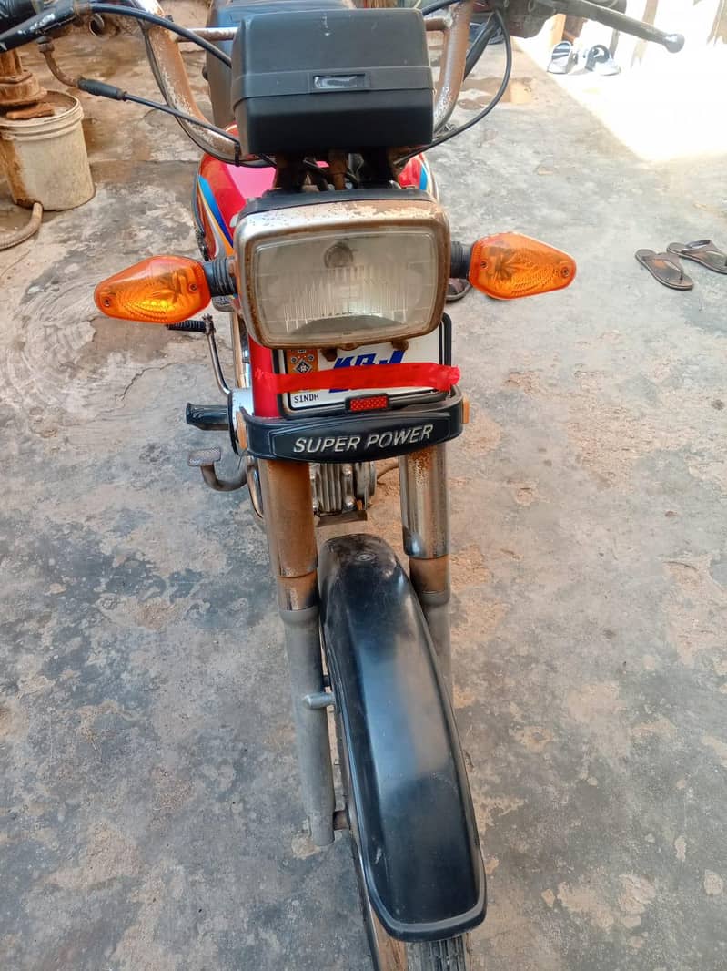 بالکل فریش ہے انجن جینون ہے کوئی کام وغیرہ نہیں ہے 1