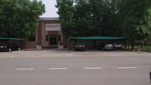 PRIME LOCATION NEAR MAIN BOULEVARD 10 MARLA POSSESSION PLOT AVAILABLE FOR SALE