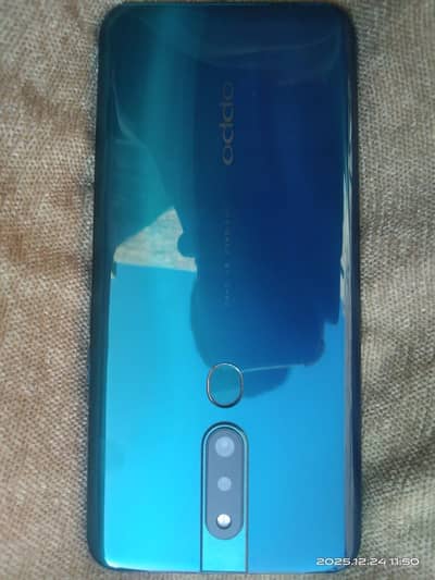 oppo f11pro pop up camera ha Whatsapp pr rabta kry 03036015531