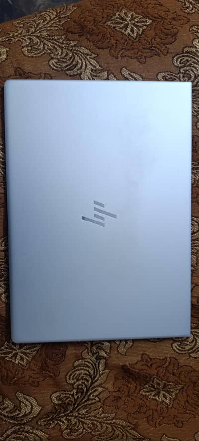HP Elitebook 840 g6 : i5 8265u