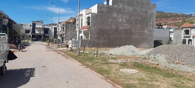 8 MARLA PLOT FOR SALE